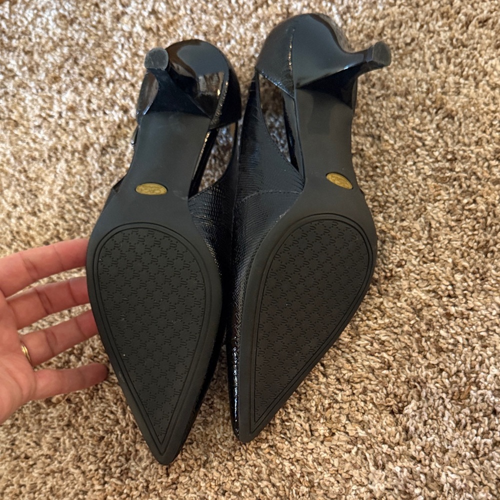 Circa Joan & David Women's Black Patent Slingback Pointed-Toe Pumps - Picture 5 of 6